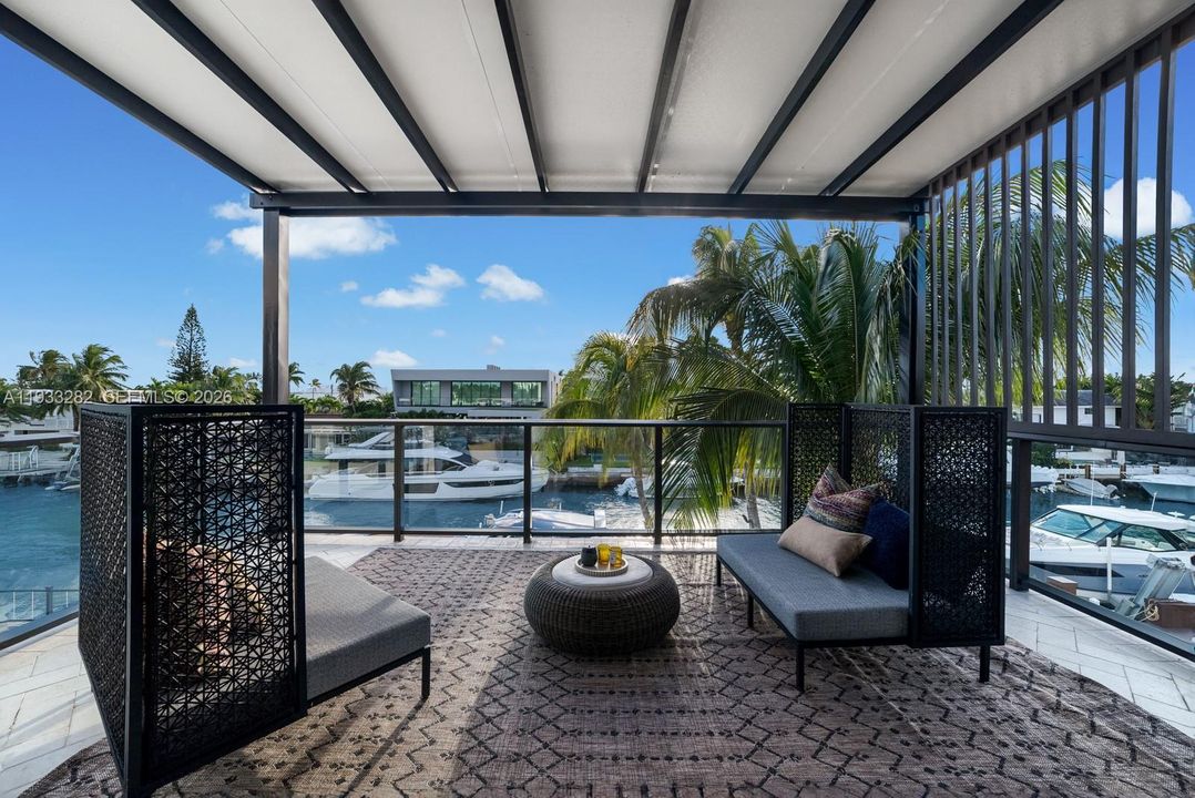 For Sale: $7,700,000 (6 beds, 7 baths, 4854 Square Feet)