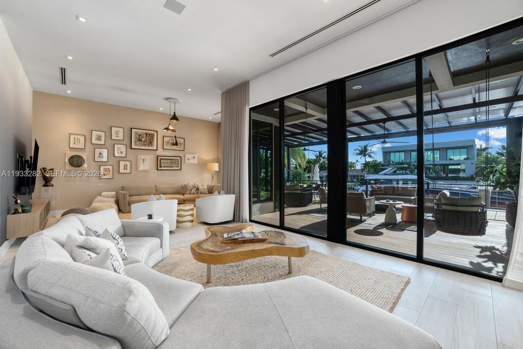 For Sale: $7,700,000 (6 beds, 7 baths, 4854 Square Feet)