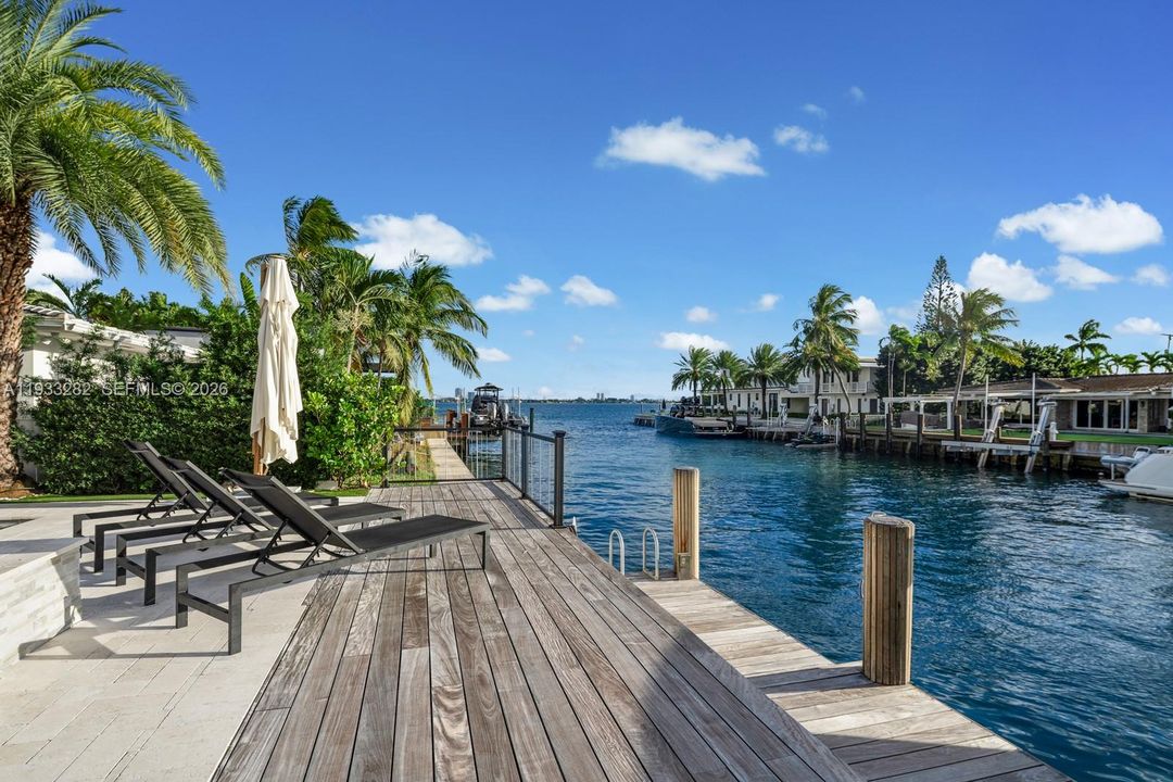 For Sale: $7,700,000 (6 beds, 7 baths, 4854 Square Feet)