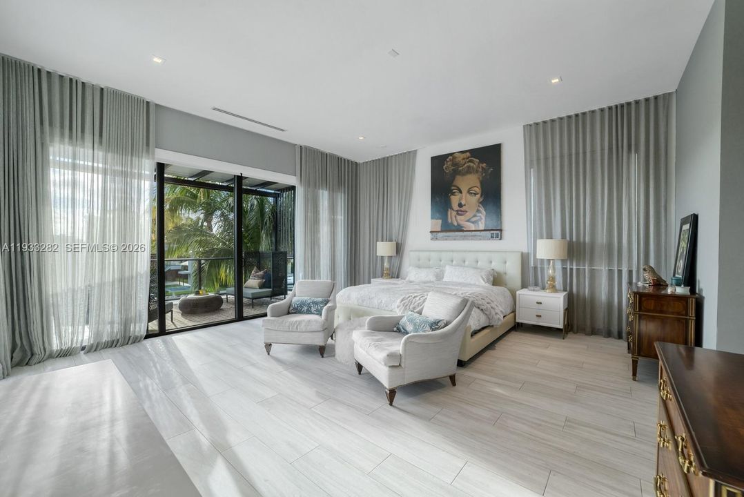 For Sale: $7,700,000 (6 beds, 7 baths, 4854 Square Feet)