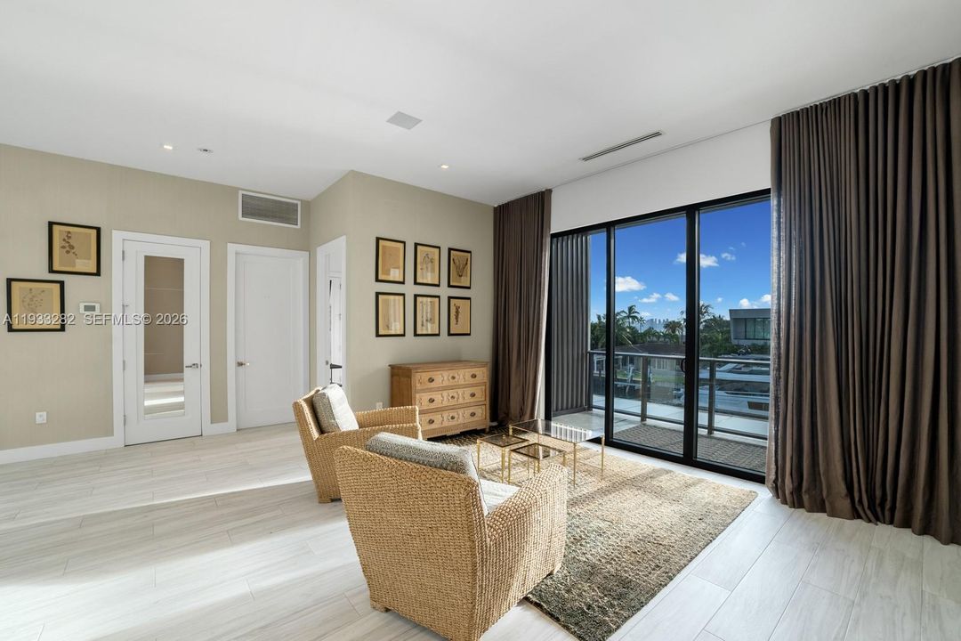 For Sale: $7,700,000 (6 beds, 7 baths, 4854 Square Feet)