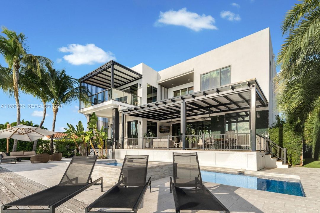 For Sale: $7,700,000 (6 beds, 7 baths, 4854 Square Feet)