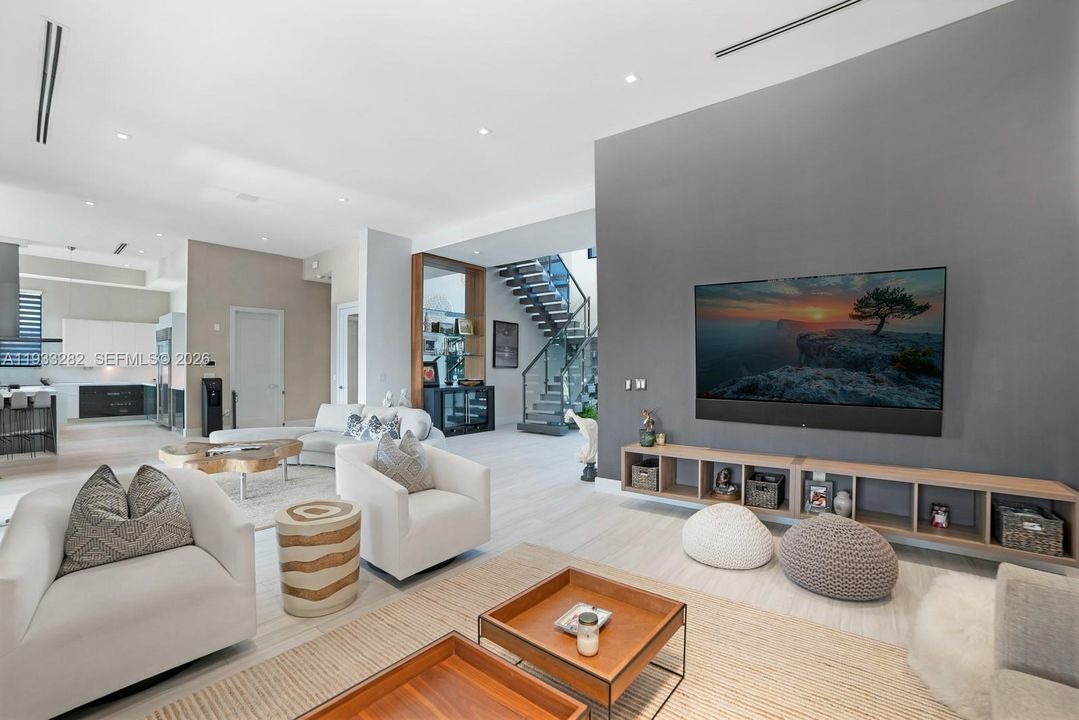 For Sale: $7,700,000 (6 beds, 7 baths, 4854 Square Feet)