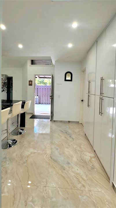 For Sale: $389,457 (2 beds, 2 baths, 1470 Square Feet)