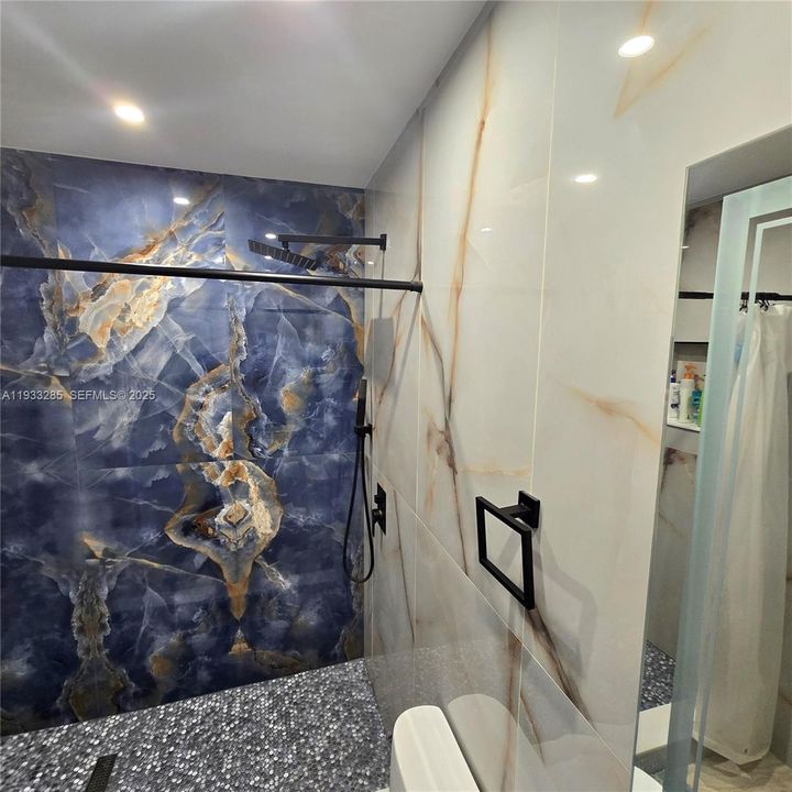 For Sale: $389,457 (2 beds, 2 baths, 1470 Square Feet)