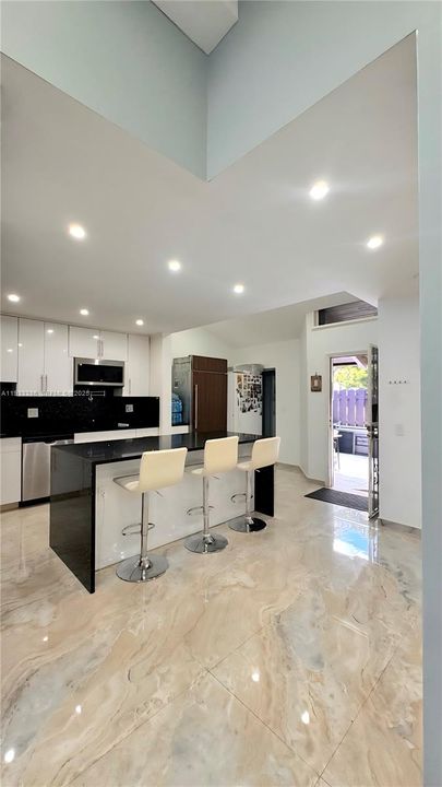 For Sale: $389,457 (2 beds, 2 baths, 1470 Square Feet)