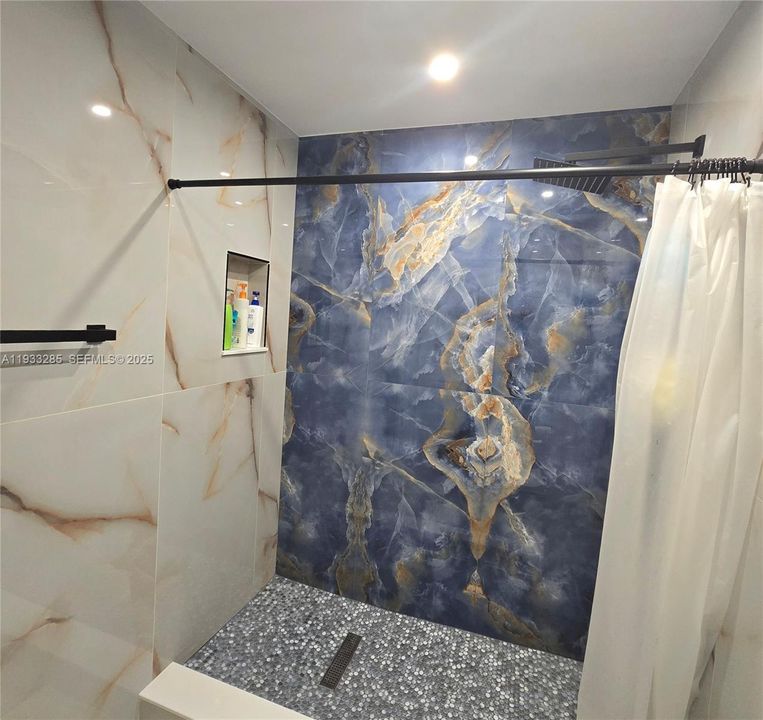 For Sale: $389,457 (2 beds, 2 baths, 1470 Square Feet)