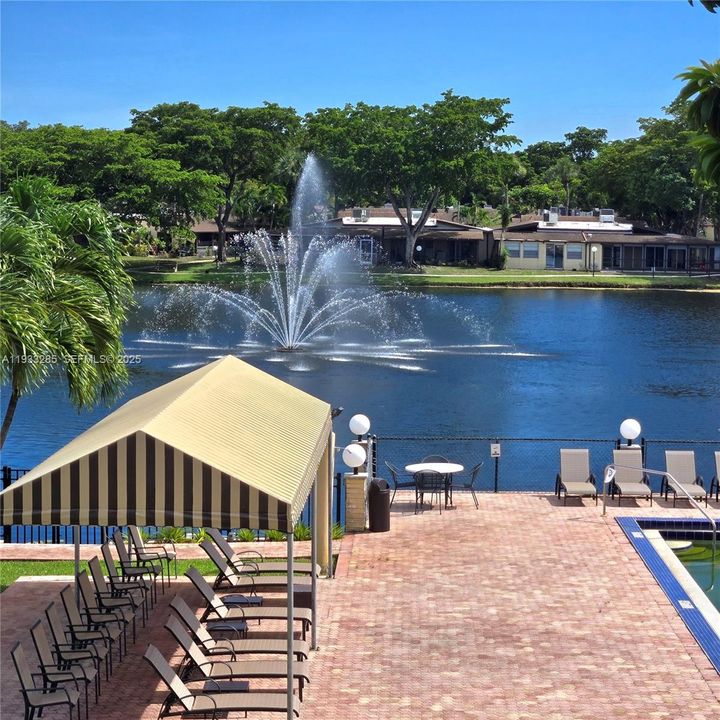 For Sale: $389,457 (2 beds, 2 baths, 1470 Square Feet)