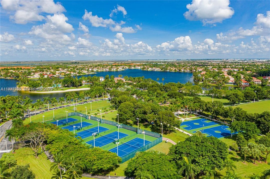 En Renta: $4,700 (4 camas, 2 baños, 2186 Pies cuadrados)