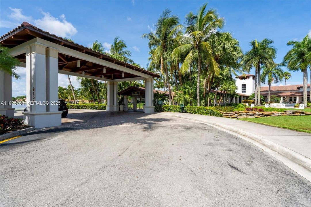 En Renta: $4,700 (4 camas, 2 baños, 2186 Pies cuadrados)