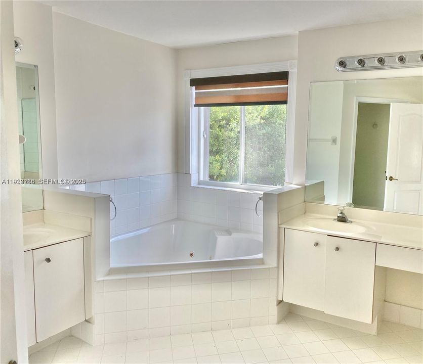 En Renta: $4,700 (4 camas, 2 baños, 2186 Pies cuadrados)