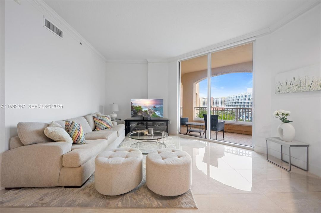 В аренду: $3,700 (2 спален, 2 ванн, 1314 Квадратных фут)