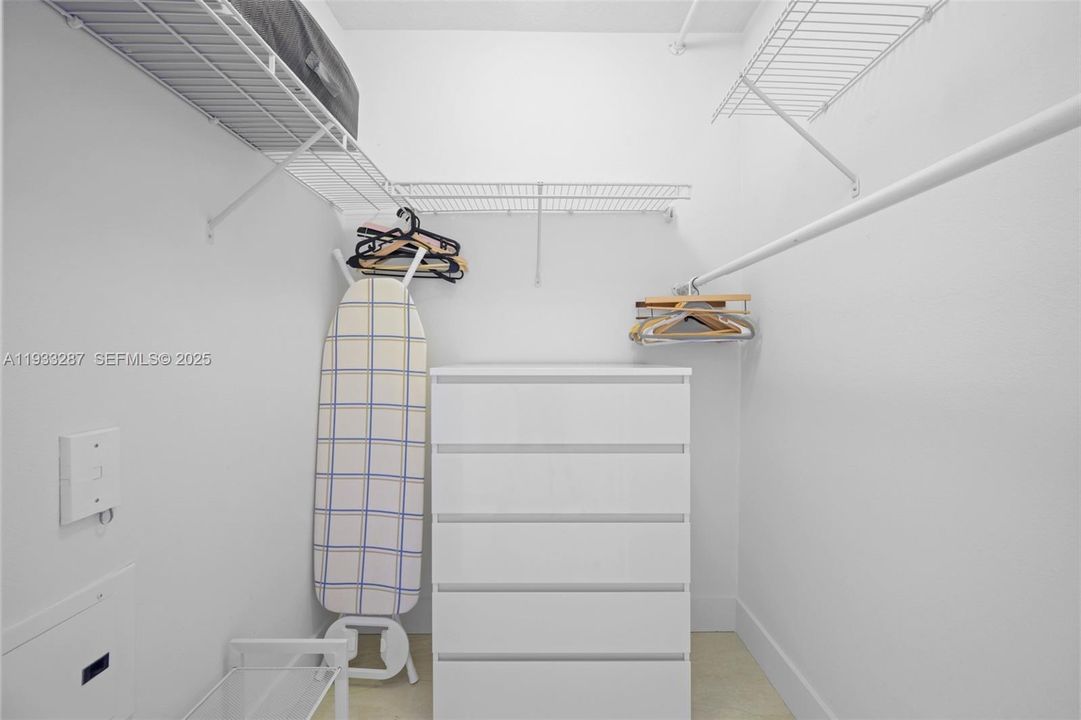 В аренду: $3,700 (2 спален, 2 ванн, 1314 Квадратных фут)