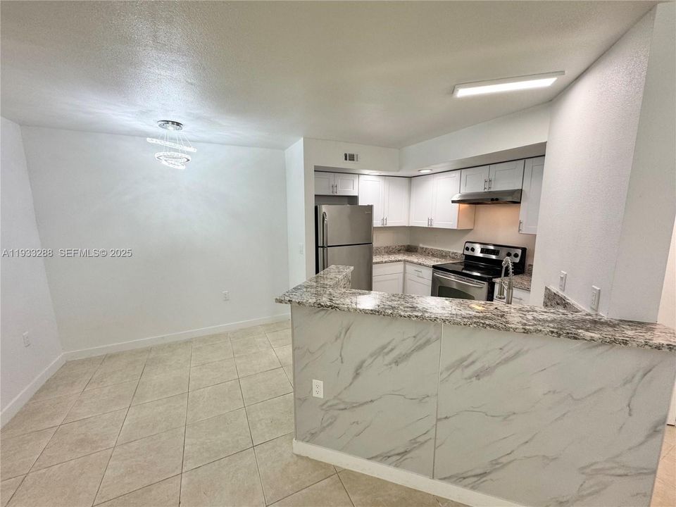 For Rent: $1,799 (1 beds, 1 baths, 743 Square Feet)