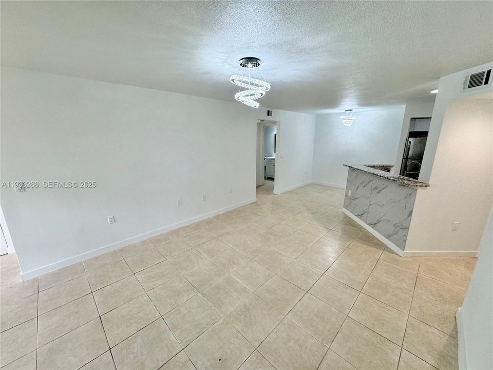 For Rent: $1,799 (1 beds, 1 baths, 743 Square Feet)