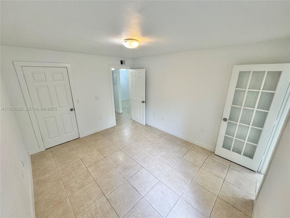 For Rent: $1,799 (1 beds, 1 baths, 743 Square Feet)
