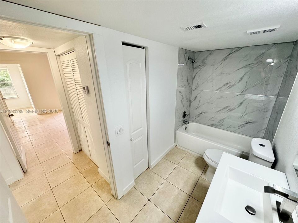 For Rent: $1,799 (1 beds, 1 baths, 743 Square Feet)