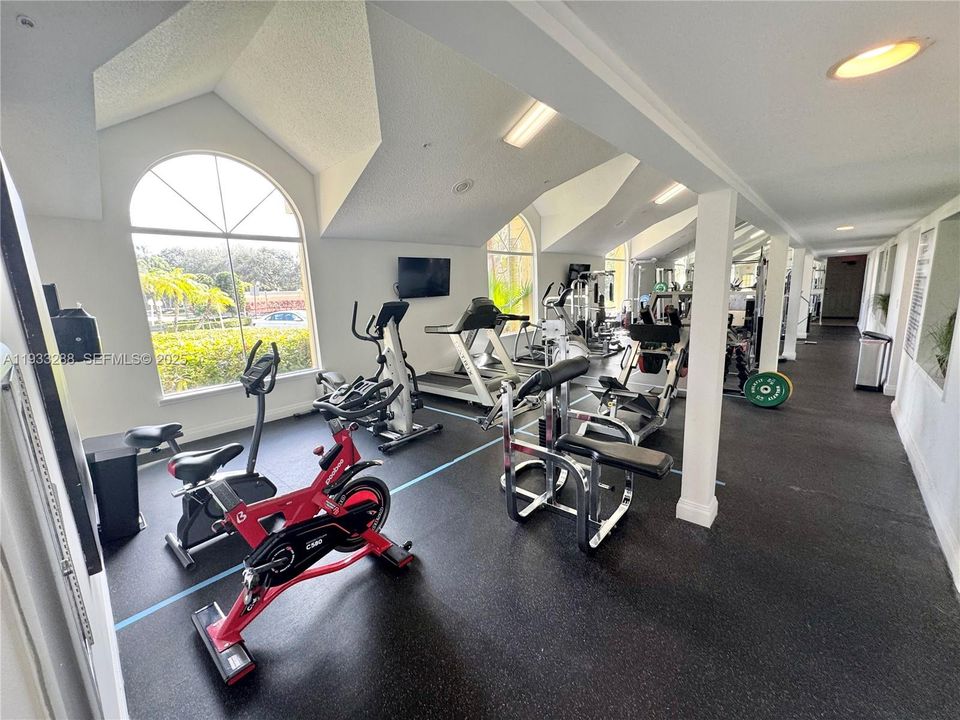 For Rent: $1,799 (1 beds, 1 baths, 743 Square Feet)