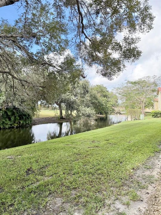 For Rent: $1,799 (1 beds, 1 baths, 743 Square Feet)