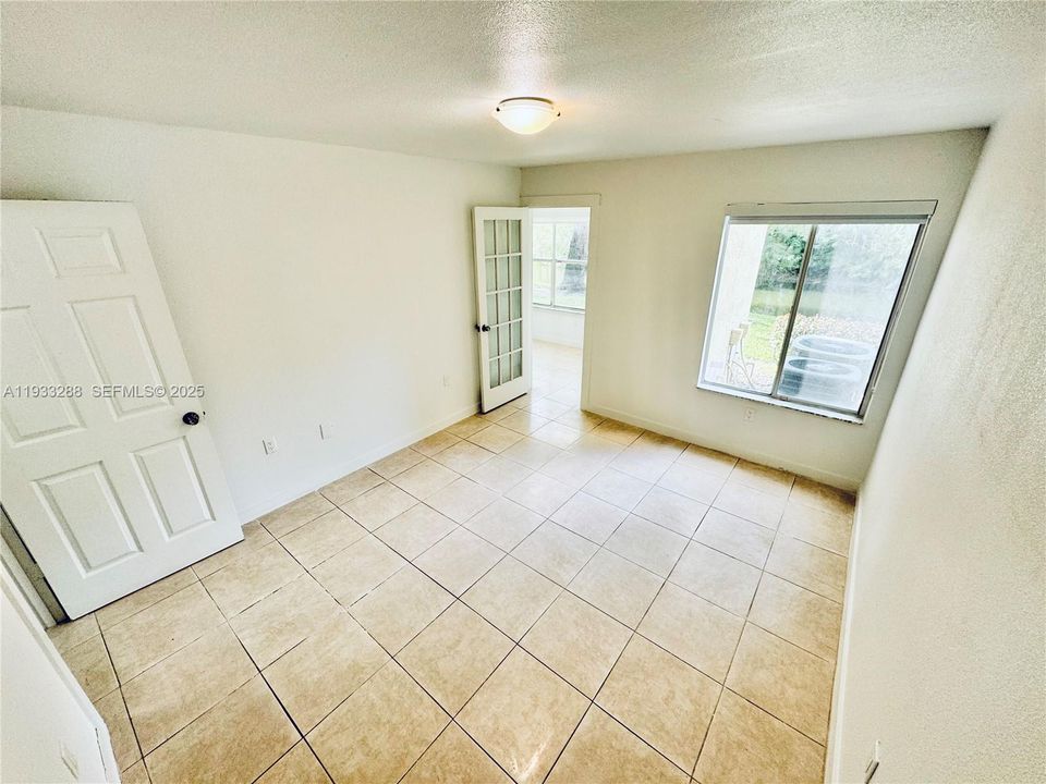 For Rent: $1,799 (1 beds, 1 baths, 743 Square Feet)