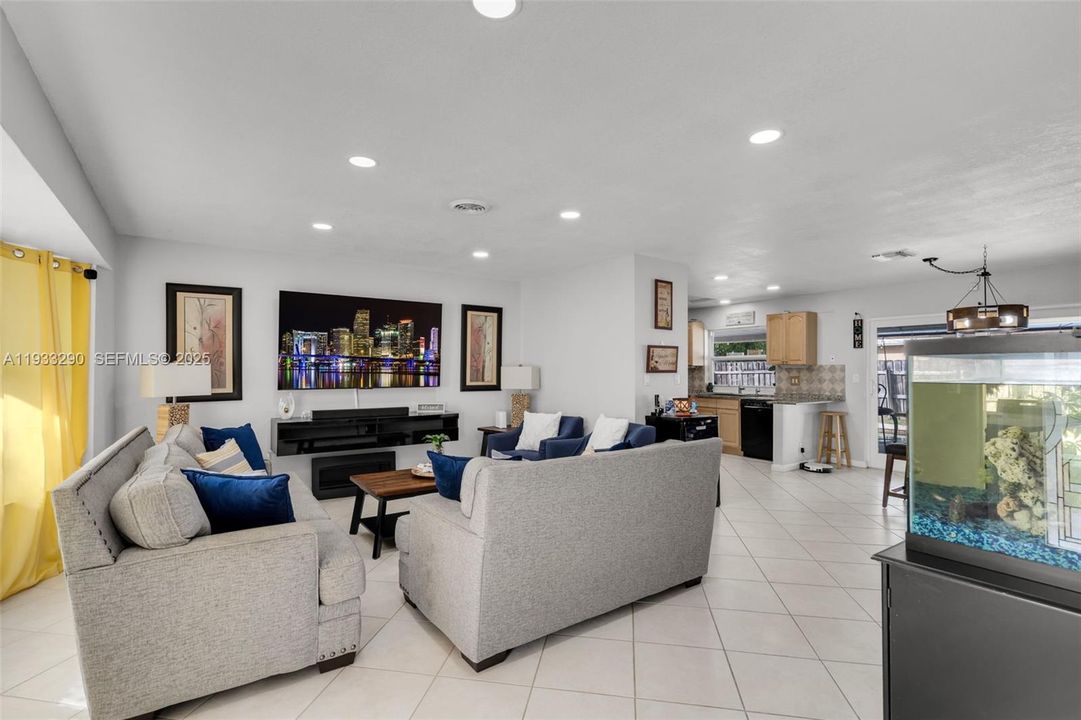 For Rent: $3,995 (3 beds, 2 baths, 1193 Square Feet)