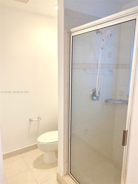 For Rent: $3,150 (3 beds, 3 baths, 1988 Square Feet)