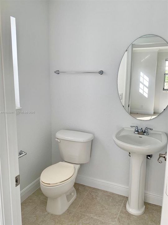 For Rent: $3,150 (3 beds, 3 baths, 1988 Square Feet)