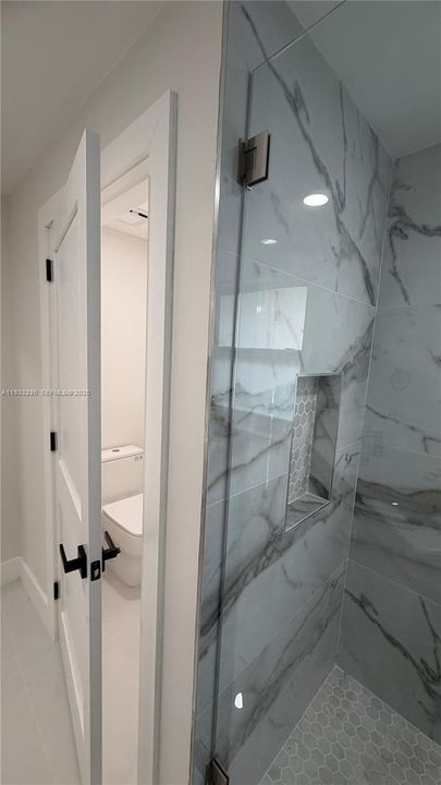 На продажу: $749,000 (4 спален, 2 ванн, 2036 Квадратных фут)