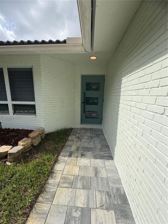 На продажу: $749,000 (4 спален, 2 ванн, 2036 Квадратных фут)