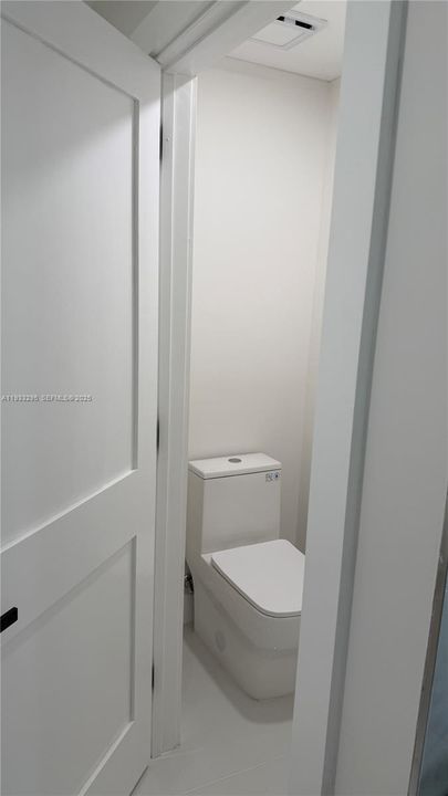 На продажу: $749,000 (4 спален, 2 ванн, 2036 Квадратных фут)