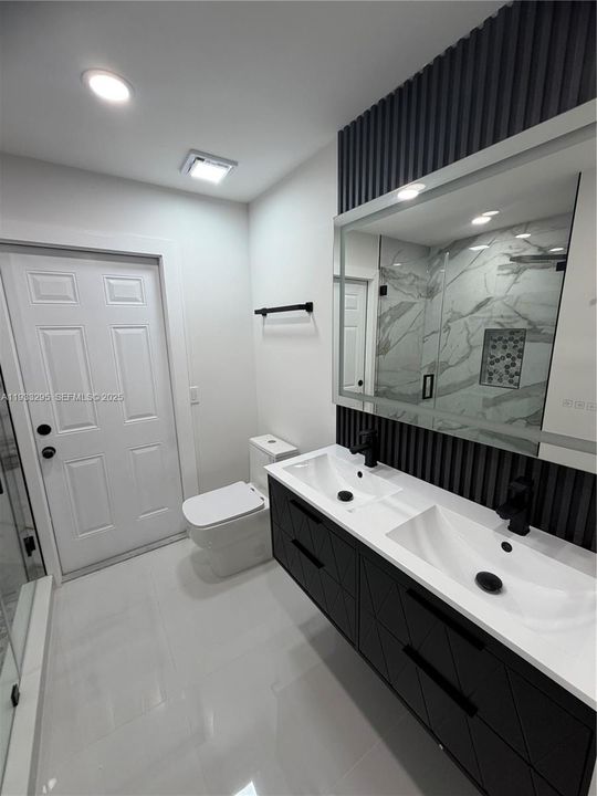 На продажу: $749,000 (4 спален, 2 ванн, 2036 Квадратных фут)