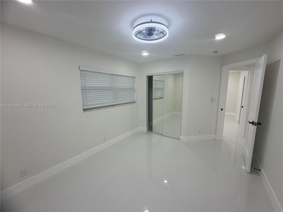 На продажу: $749,000 (4 спален, 2 ванн, 2036 Квадратных фут)