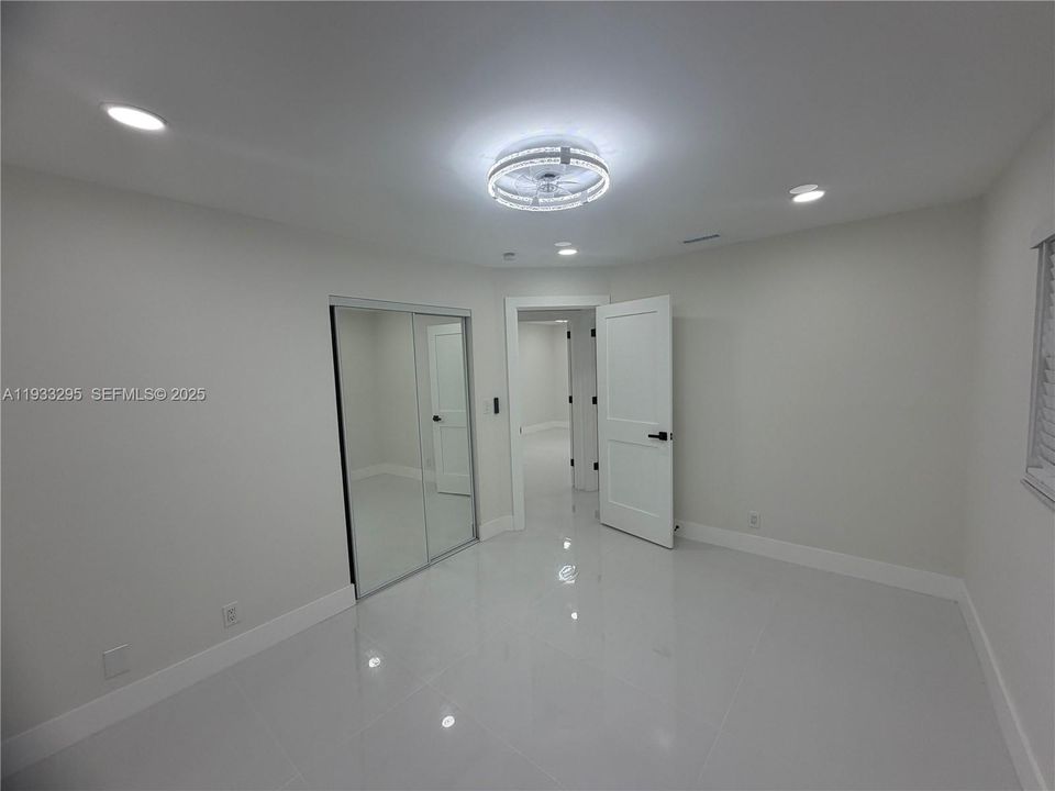 На продажу: $749,000 (4 спален, 2 ванн, 2036 Квадратных фут)