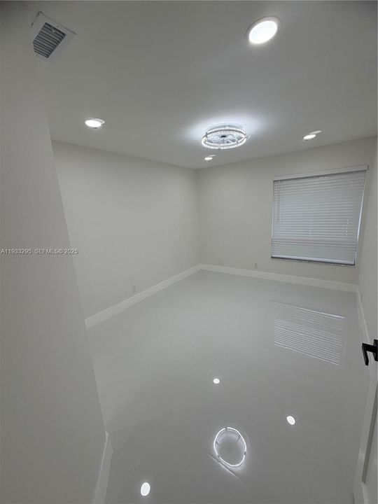 На продажу: $749,000 (4 спален, 2 ванн, 2036 Квадратных фут)