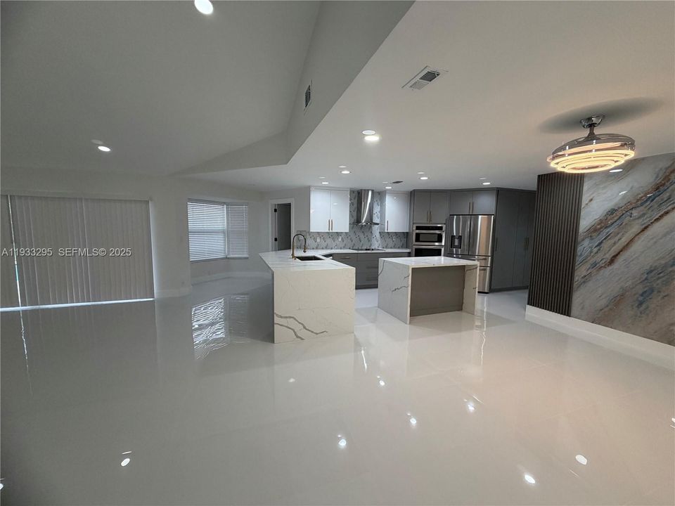 На продажу: $749,000 (4 спален, 2 ванн, 2036 Квадратных фут)