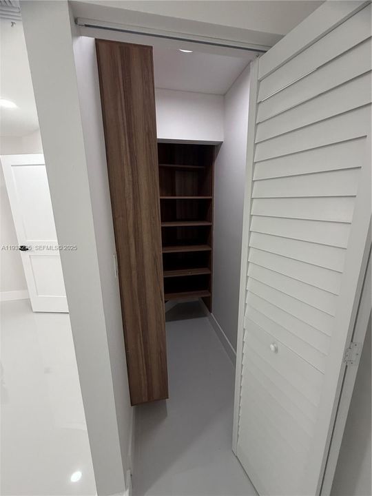 На продажу: $749,000 (4 спален, 2 ванн, 2036 Квадратных фут)