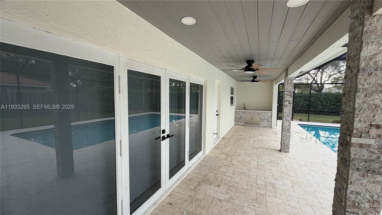 На продажу: $749,000 (4 спален, 2 ванн, 2036 Квадратных фут)