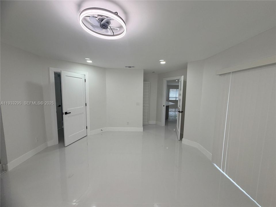 На продажу: $749,000 (4 спален, 2 ванн, 2036 Квадратных фут)