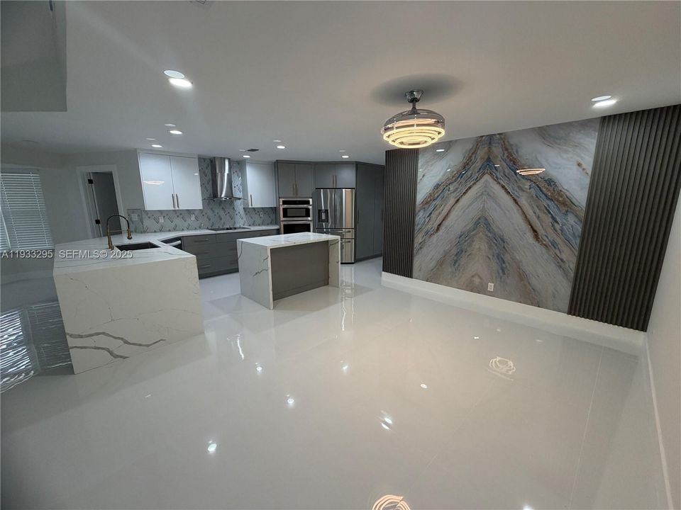 На продажу: $749,000 (4 спален, 2 ванн, 2036 Квадратных фут)