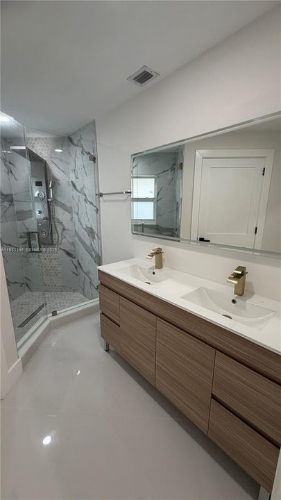 На продажу: $749,000 (4 спален, 2 ванн, 2036 Квадратных фут)