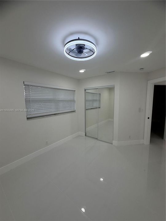 На продажу: $749,000 (4 спален, 2 ванн, 2036 Квадратных фут)