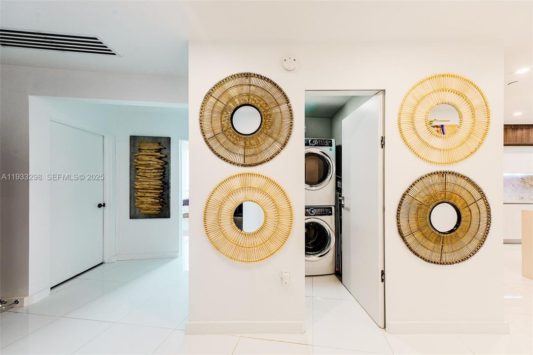 出租: $9,500 (4 贝兹, 4 浴室, 2376 平方英尺)