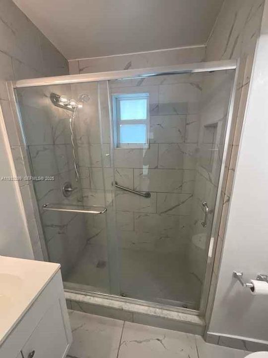 出租: $2,200 (2 贝兹, 1 浴室, 675 平方英尺)