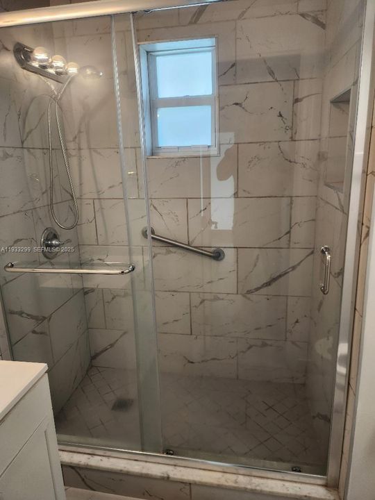 出租: $2,200 (2 贝兹, 1 浴室, 675 平方英尺)