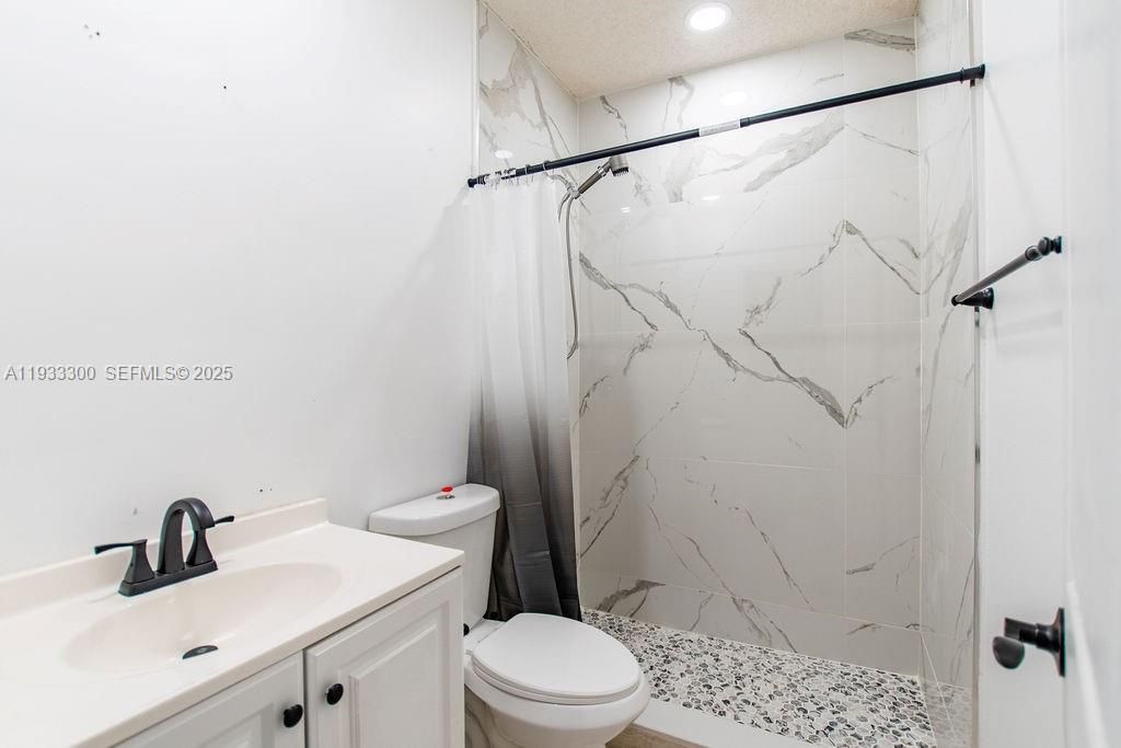 For Sale: $525,000 (3 beds, 3 baths, 1119 Square Feet)