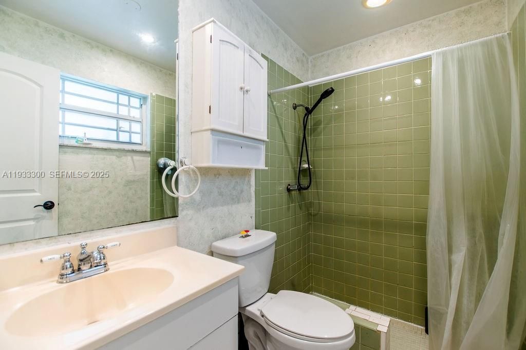 For Sale: $525,000 (3 beds, 3 baths, 1119 Square Feet)