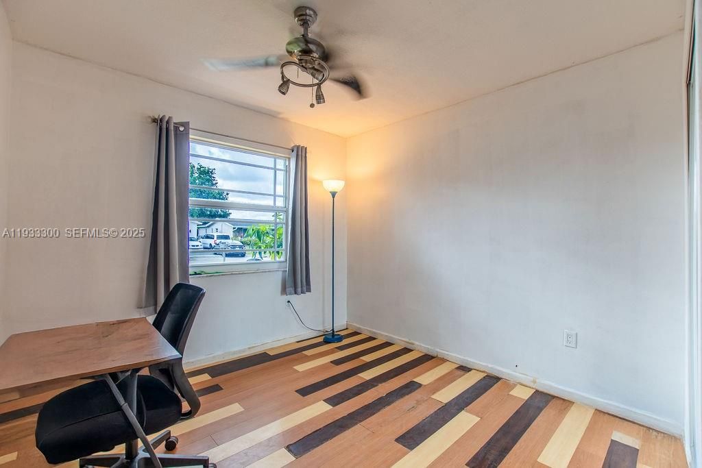 For Sale: $525,000 (3 beds, 3 baths, 1119 Square Feet)