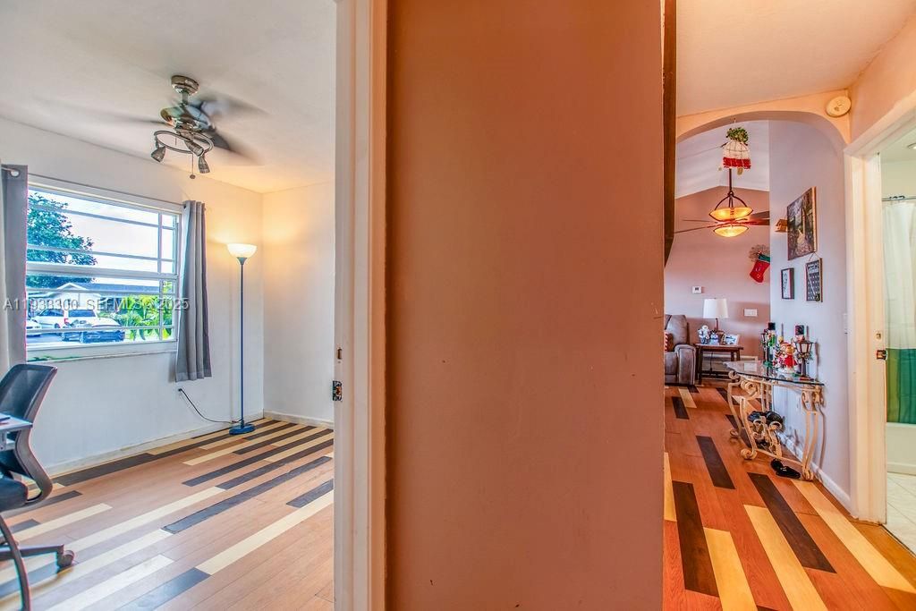 For Sale: $525,000 (3 beds, 3 baths, 1119 Square Feet)