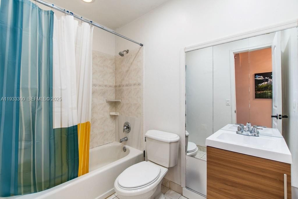 For Sale: $525,000 (3 beds, 3 baths, 1119 Square Feet)