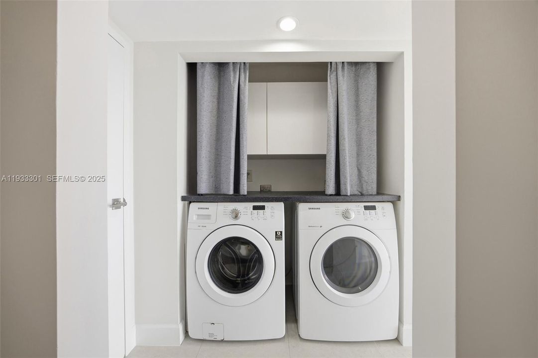 На продажу: $549,000 (2 спален, 2 ванн, 1030 Квадратных фут)